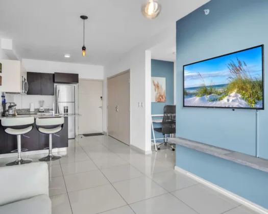 Alquiler Moderno Apartamento Amueblado en Torre Bambú, Lagunilla de Heredia — $1,000 USD Mensuales