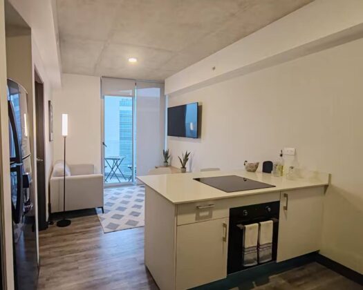 Moderno apartamento con vista panorámica en Torre Secrt Sabana – Piso 15, $950/mes