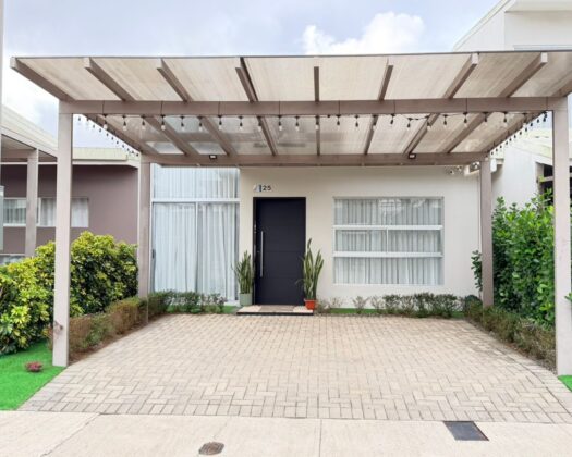 Alquiler de Casa Amueblada de Lujo en Condominio con Amenidades – 2 Habitaciones, Seguridad 24/7